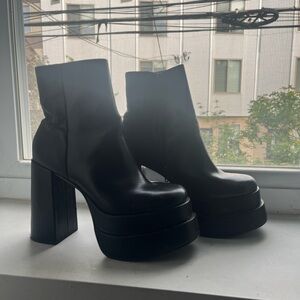 Black Steve Madden Platform Boots